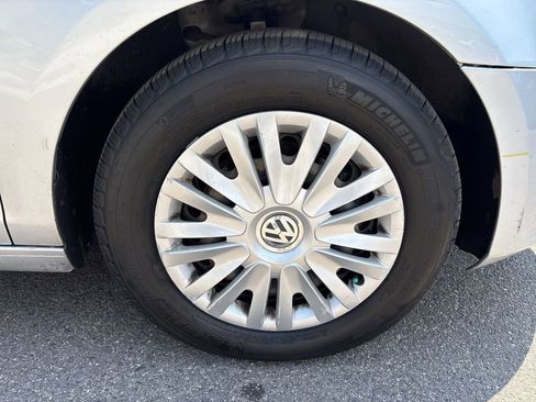 Used 2013 Volkswagen Golf 4-Door image 26
