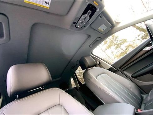 Used 2023 Audi Q5 2.0T Premium w/ Convenience Package image 13