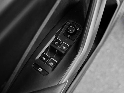 Used 2023 Volkswagen Jetta SE image 20