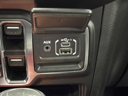 Used 2022 Jeep Gladiator Sport image 22