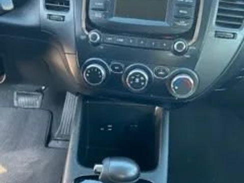 Used 2018 Kia Forte LX FWD image 12