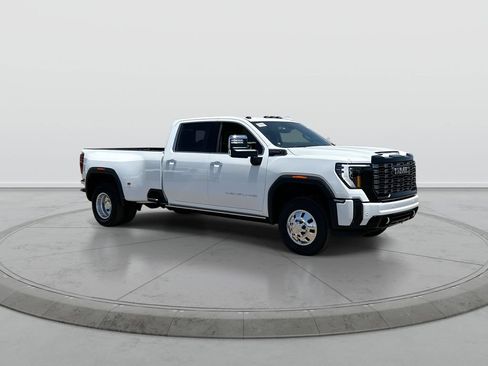 New 2026 GMC Sierra 3500 Denali Ultimate AWD/4WD image 2