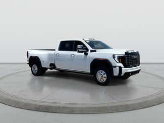 New 2026 GMC Sierra 3500 Denali Ultimate AWD/4WD video 2