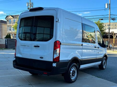 Used 2019 Ford Transit 250 130 Medium Roof RWD image 6