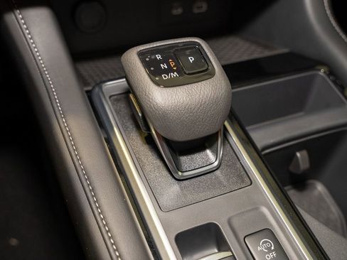 New 2025 Nissan Pathfinder SV w/ Black Appearance Package image 19