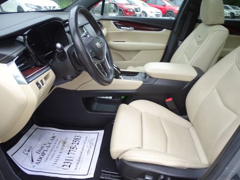 Used 2017 Cadillac XT5 Luxury AWD/4WD image 15