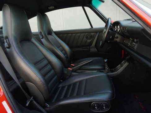 Used 1993 Porsche 911 Carrera RWD image 28