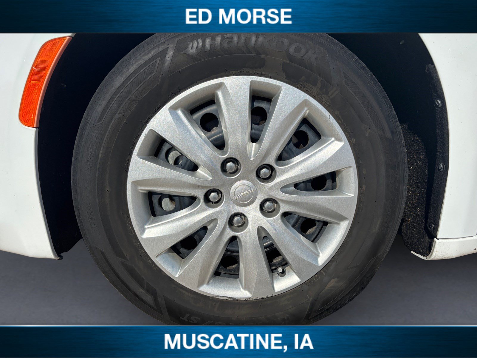 Used 2018 Chrysler Pacifica L FWD image 14