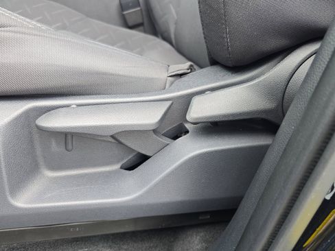 Used 2025 Toyota Tacoma SR image 16