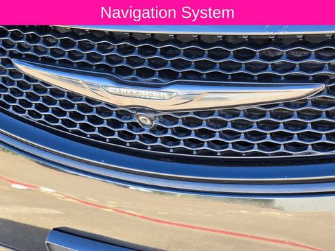 Used 2018 Chrysler Pacifica Limited w/ Advanced Safetytec Group FWD image 12