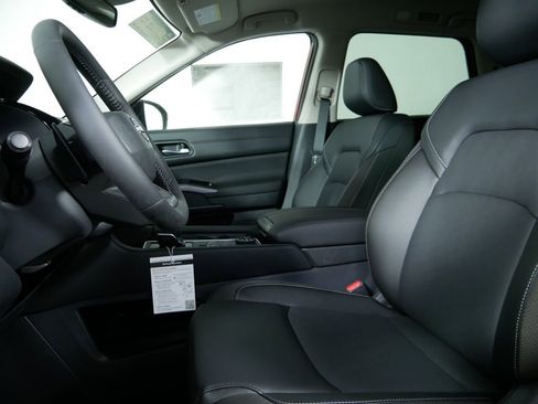 New 2026 Nissan Pathfinder SL AWD/4WD image 15