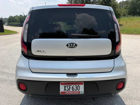 Used 2018 Kia Soul FWD image 4