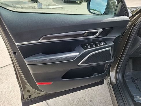 Used 2024 Kia Telluride S image 10