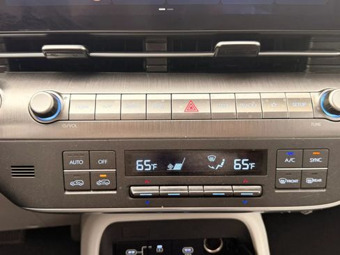 Used 2024 Hyundai Kona SEL FWD image 23
