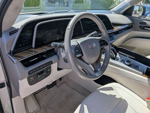 Used 2021 Cadillac Escalade Premium Luxury Platinum AWD/4WD image 15