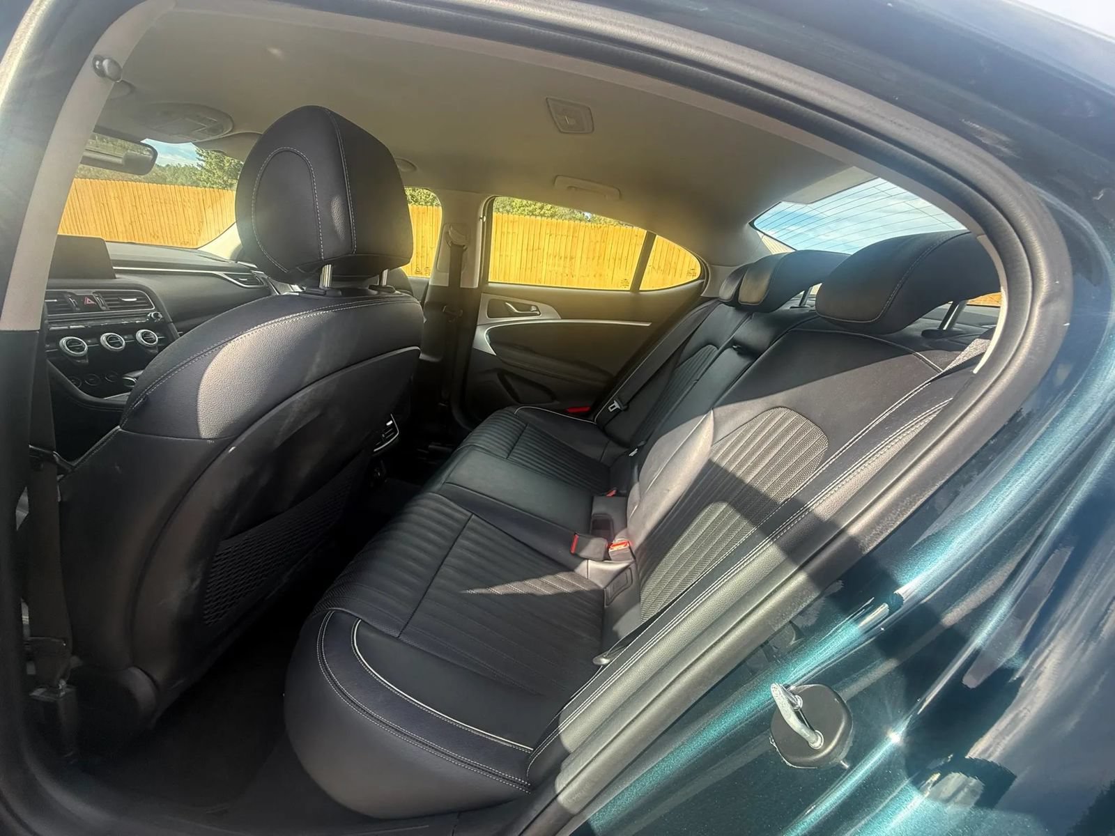 Used 2022 Genesis G70 3.3T RWD image 38