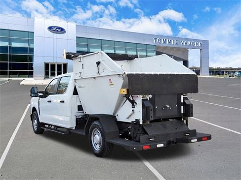 Used 2023 Ford F250 XL image 2