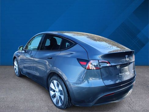 Used 2021 Tesla Model Y Long Range image 7
