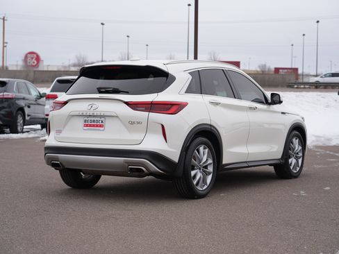 Used 2020 INFINITI QX50 Essential w/ Convenience Package image 3