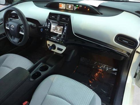 Used 2016 Toyota Prius Two image 20