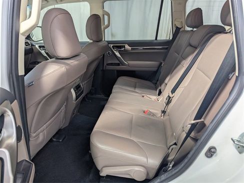 Used 2020 Lexus GX 460 Luxury w/ Accessory Package image 10