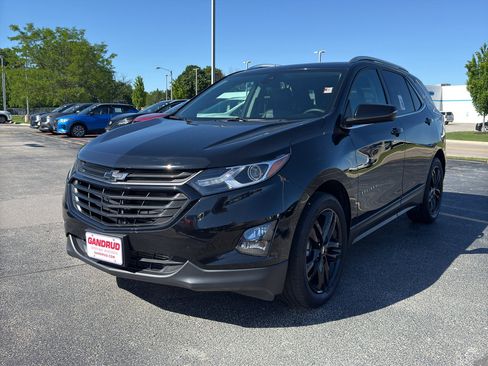 Used 2020 Chevrolet Equinox LT w/ Midnight Edition FWD image 2