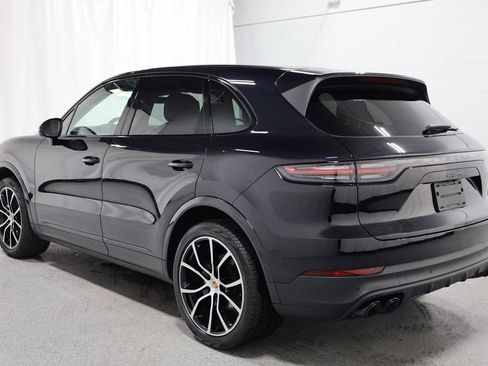 Used 2022 Porsche Cayenne image 3