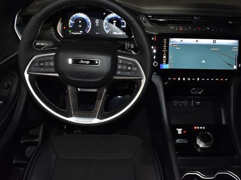 New 2026 Jeep Grand Cherokee L 4WD image 13