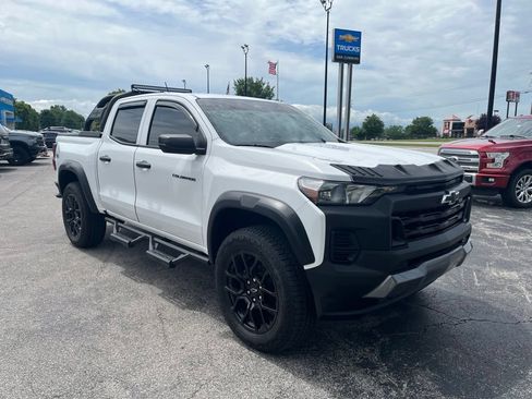 Used 2023 Chevrolet Colorado Trail Boss w/ LPO, Dark Essentials Package AWD/4WD image 2