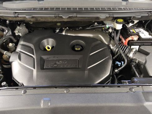 Used 2018 Ford Edge SE AWD/4WD image 30