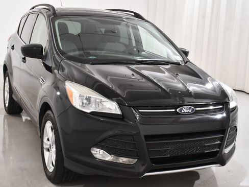 Used 2016 Ford Escape SE w/ Equipment Group 201A AWD/4WD image 4