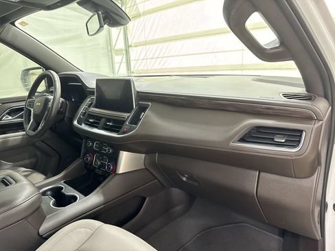 Used 2022 Chevrolet Tahoe LT w/ Luxury Package RWD image 29