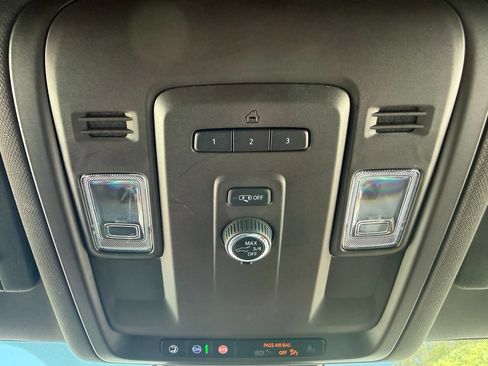 Used 2023 Chevrolet Tahoe LT AWD/4WD image 36