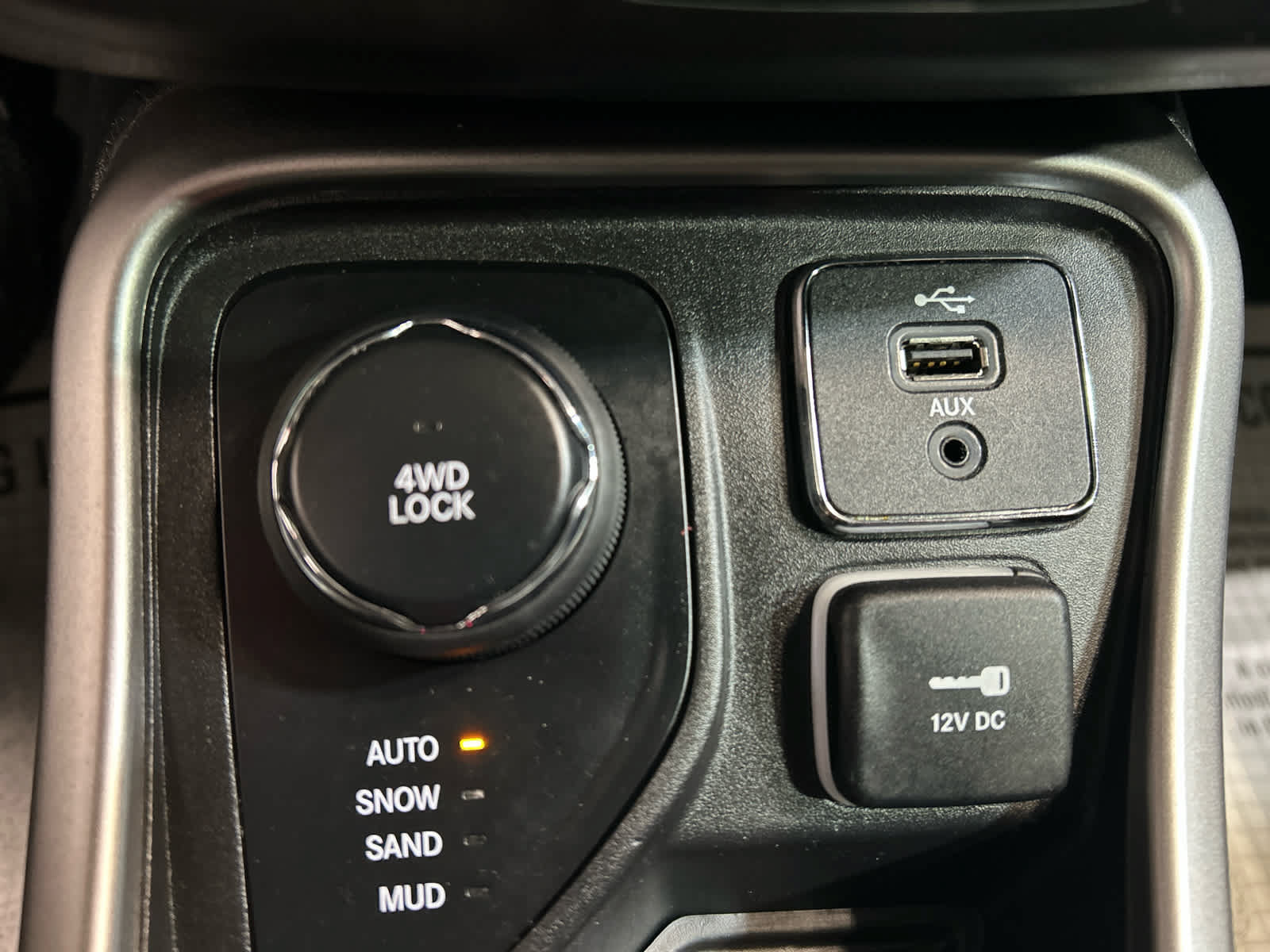 Used 2018 Jeep Compass Latitude w/ Popular Equipment Group AWD/4WD image 6