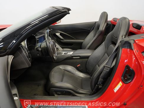 Used 2019 Chevrolet Corvette Stingray Convertible w/ Carbon Flash Badge Package image 3