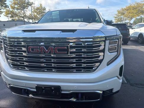 Used 2025 GMC Sierra 1500 Denali w/ Denali Reserve Package AWD/4WD image 4