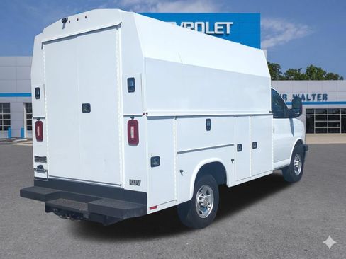 Used 2025 Chevrolet Express 3500 w/ Power Convenience Package RWD image 6