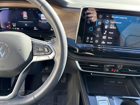 Used 2024 Volkswagen Atlas SE image 20