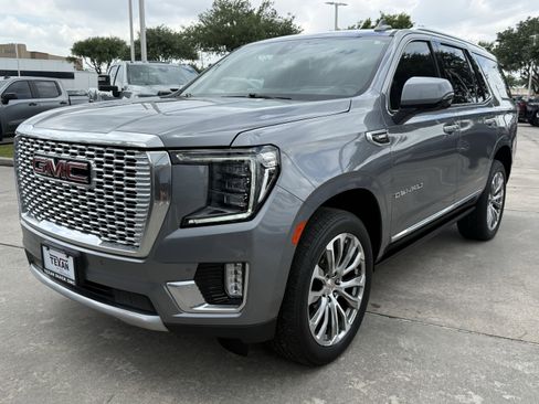 Used 2022 GMC Yukon Denali RWD image 9