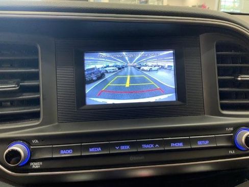 Used 2019 Hyundai Elantra SE w/ Cargo Package FWD image 19