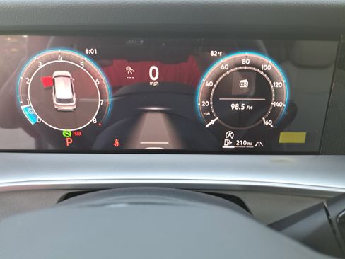 New 2025 Volkswagen Tiguan SE image 19