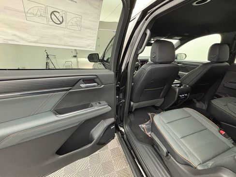 New 2025 GMC Acadia AT4 image 40