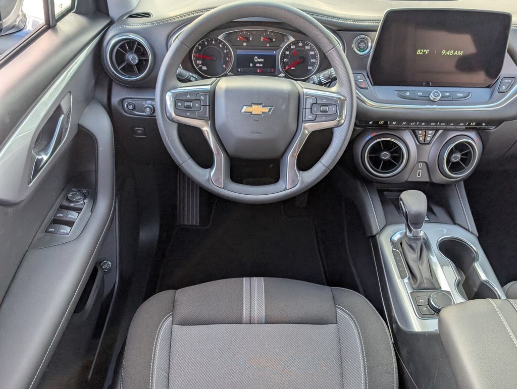 New 2026 Chevrolet Blazer LT w/ LPO, Black Sport Package FWD image 7