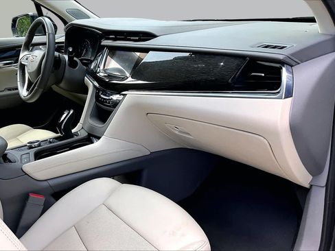 Used 2020 Cadillac XT6 Premium Luxury FWD image 19