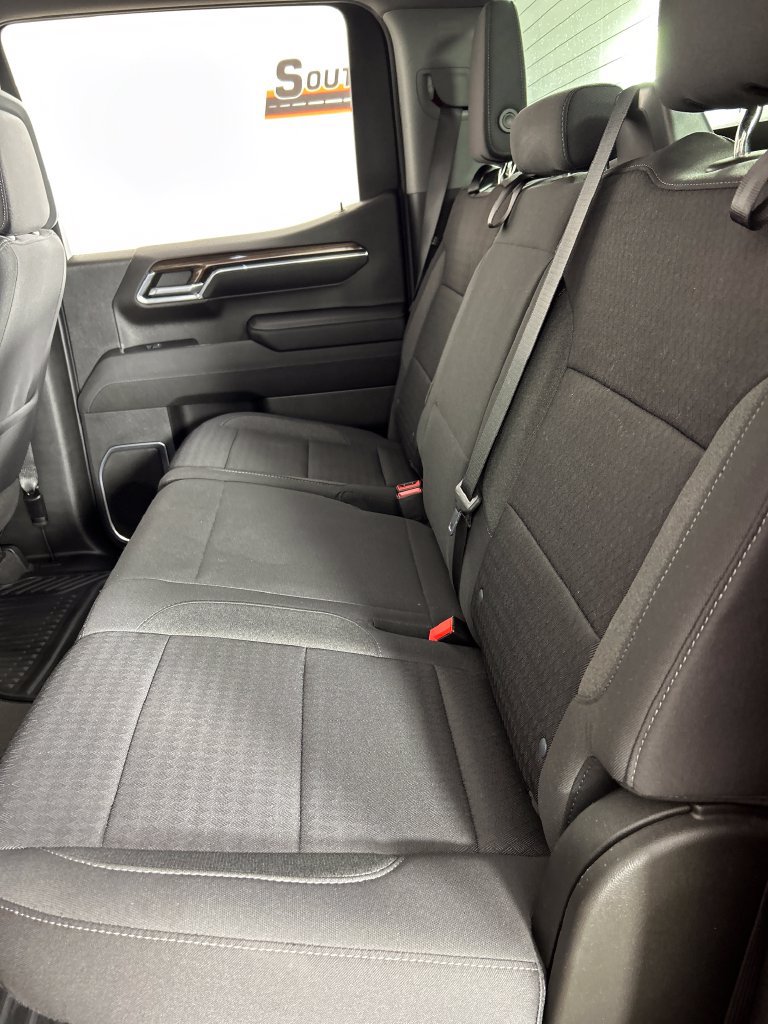 Used 2023 Chevrolet Silverado 1500 LT AWD/4WD image 19
