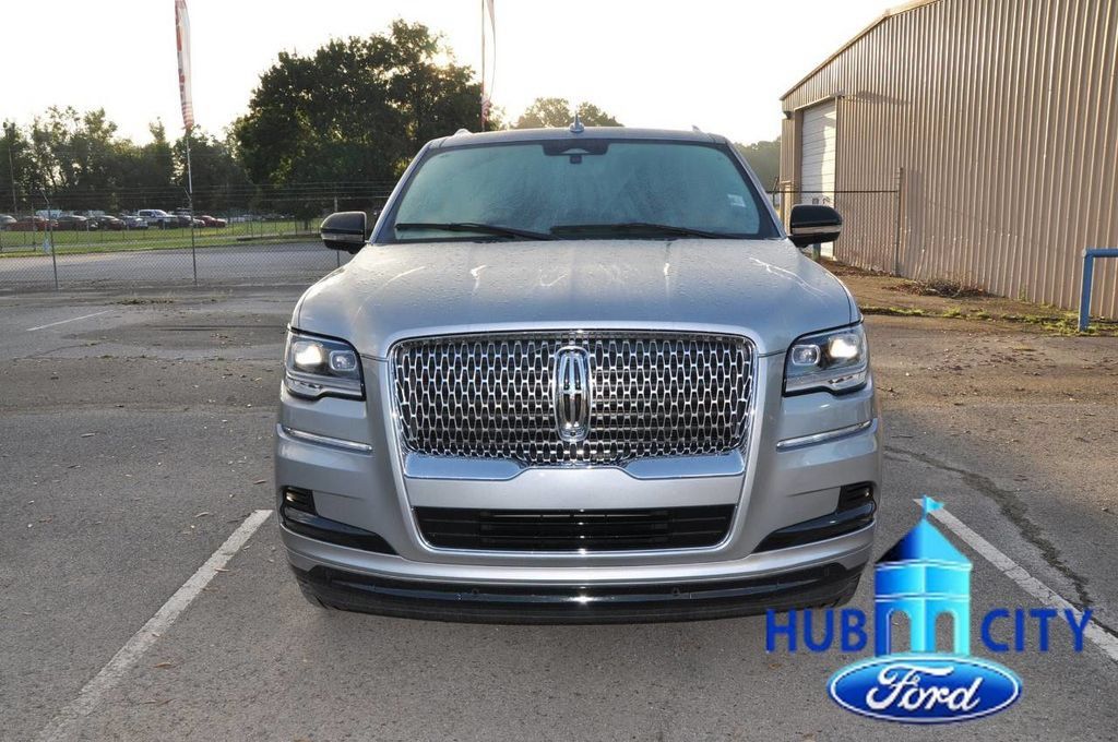 Used 2023 Lincoln Navigator Reserve RWD image 8