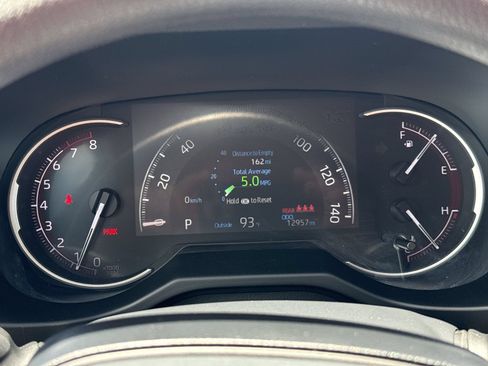 Certified 2024 Toyota RAV4 LE FWD image 10