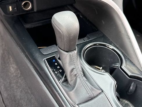 Used 2019 Toyota Camry LE w/ Carpet Mat Package FWD image 31