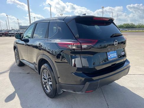 Certified 2025 Nissan Rogue S FWD image 5