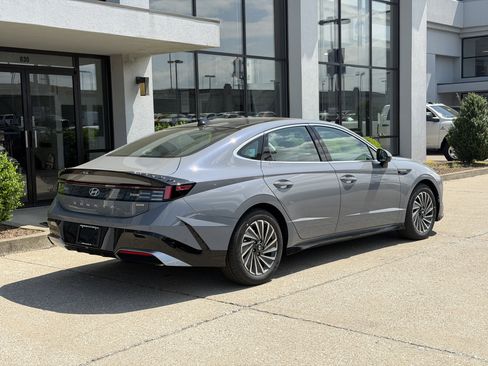New 2026 Hyundai Sonata Limited FWD image 4